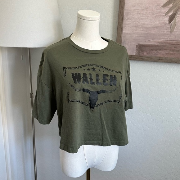 desert ave Tops - Morgan Wallen Cropped T-Shirt